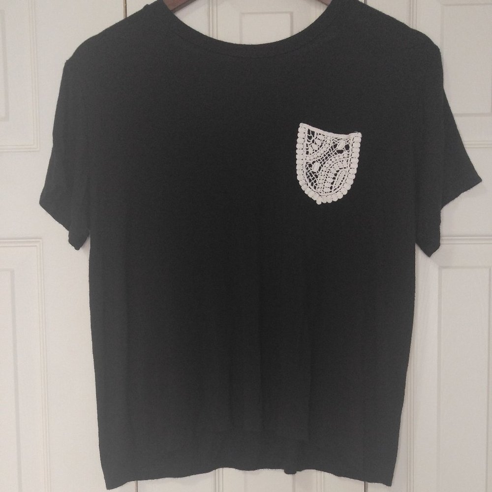 Black XL Girls Shirt w/ lace pocket